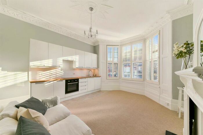 1 Bedroom Flat To Rent In Tufnell Park Road, Tufnell Park, N7