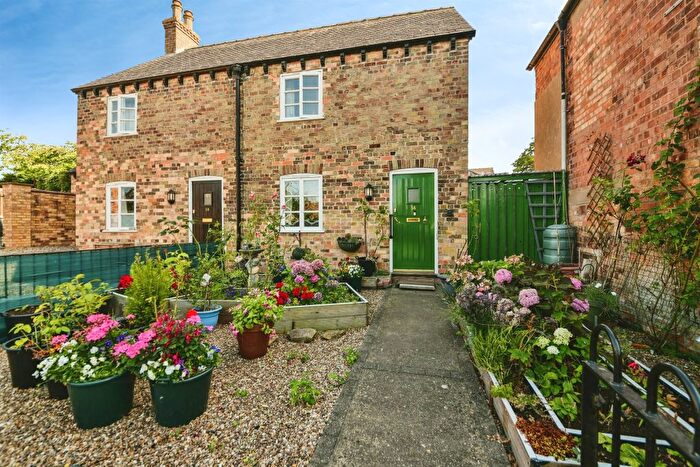 2 Bedroom Cottage For Sale In Mount Pleasant, Alford, LN13