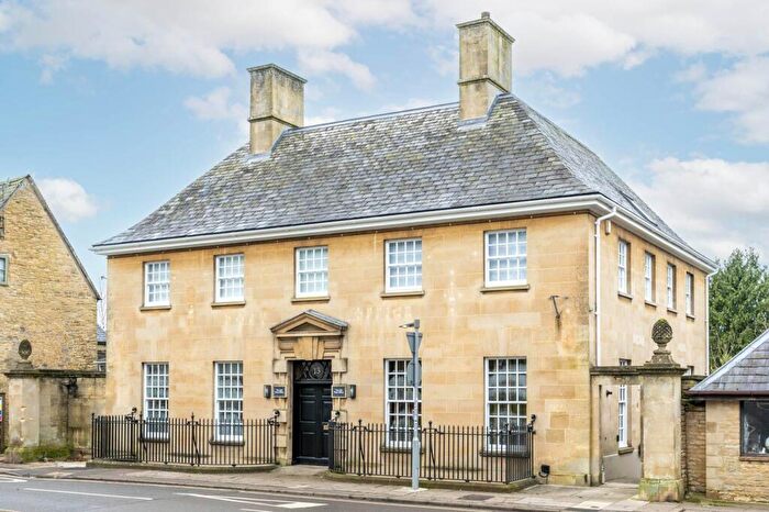 3 Bedroom Apartment To Rent In West Street, Chipping Norton, OX7