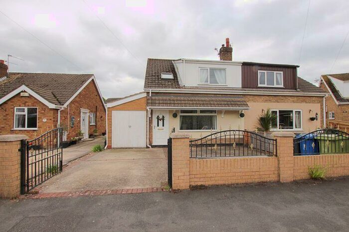 3 Bedroom Semi-Detached Bungalow To Rent In Karen Avenue, Keelby, DN41