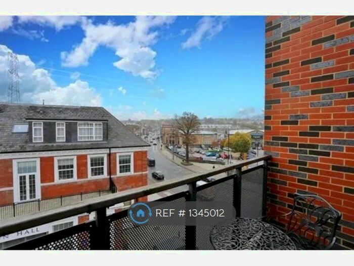 2 Bedroom Flat To Rent In Townhall Square, Crayford, Dartford, DA1