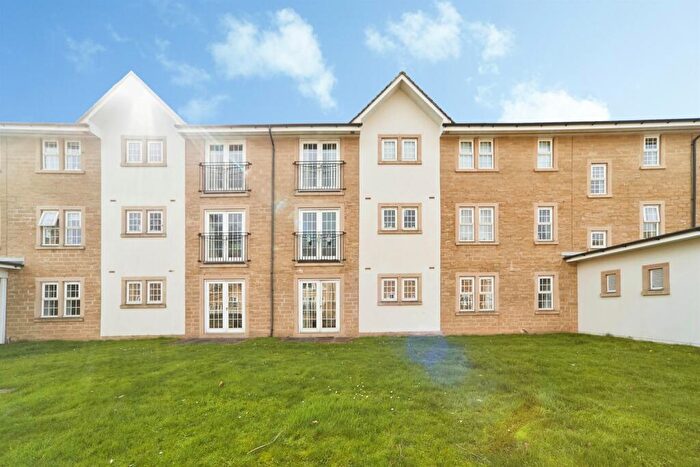 2 Bedroom Apartment For Sale In Clifford Drive, Menston, Ilkley, LS29