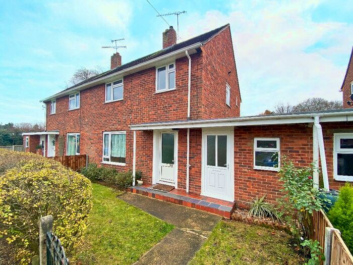 4 Bedroom Semi-Detached House To Rent In Lancaster Way, Farnborough GU14