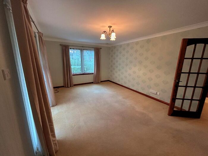 2 Bedroom Flat To Rent In Macaulay Drive, West End, Aberdeen, AB15