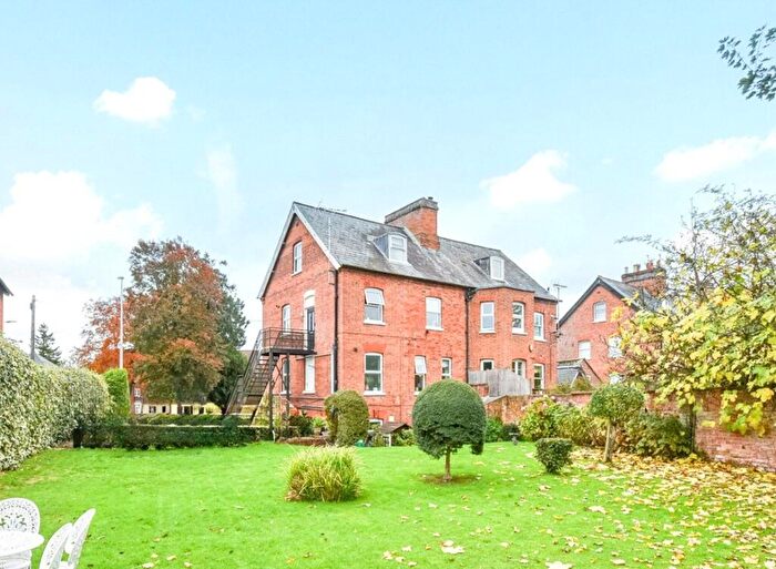 2 Bedroom Maisonette For Sale In Oxford Road, Newbury, Berkshire, RG14