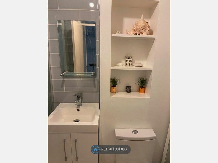 1 Bedroom Flat To Rent In Mowatt Close, London, N19