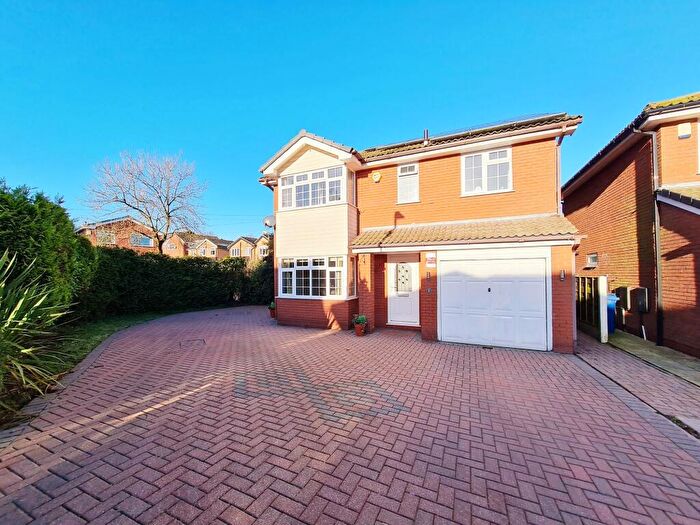 4 Bedroom Detached House To Rent In St. Josephs Avenue, Whitefield, M45