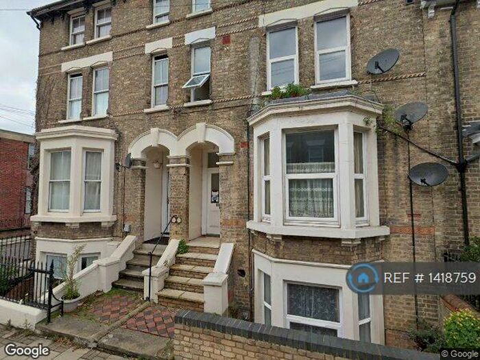 1 Bedroom Flat To Rent In Adelaide Square, Bedford, MK40