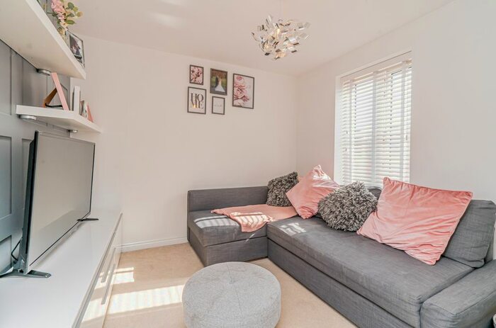 4 Bedroom Terraced House To Rent In St. Lucia Crescent, Newton Leys, Milton Keynes, Buckinghamshire, MK3