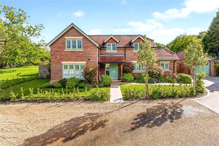 4 Bedroom Detached House To Rent In Oak Farm Close, Ascot, Berkshire, SL5