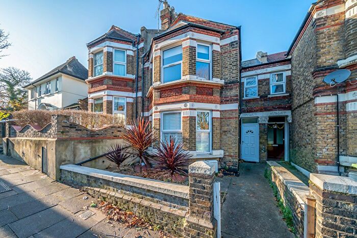 2 Bedroom Flat To Rent In Griffin Road, Plumstead, London, SE18