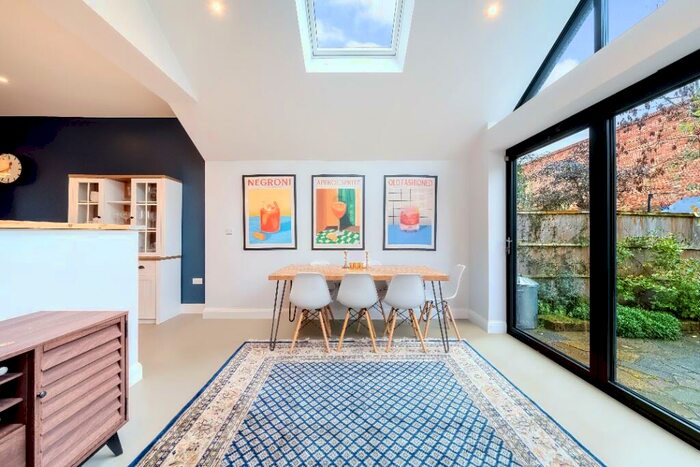 3 Bedroom Terraced House To Rent In Bedroom House To Rent In Milton Road, East Sheen, SW14