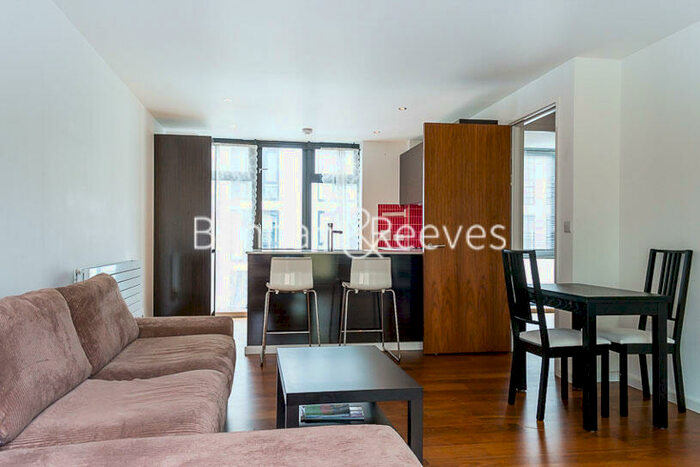 3 Bedroom Apartment To Rent In Westland Place, London, N1