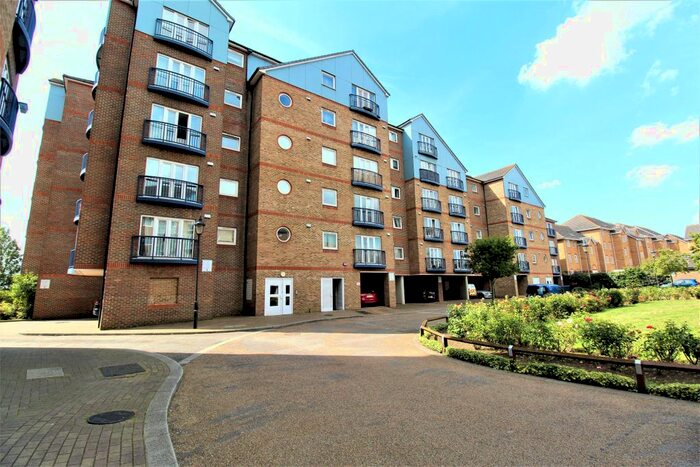 2 Bedroom Flat To Rent In Argent Court, Argent Street, Grays, RM17