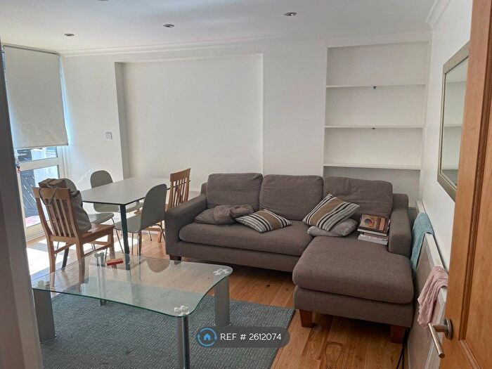 3 Bedroom Flat To Rent In Parmoor Court, London, EC1V