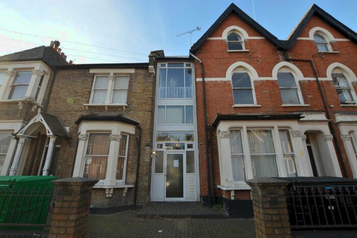 1 Bedroom Flat To Rent In Carisbrooke House, E17