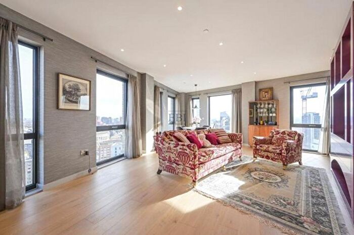 2 Bedroom Flat For Sale In Roosevelt Tower, Williamsburg Plaza, London, E14
