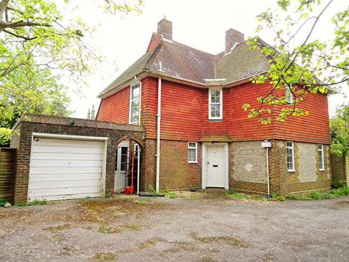 4 Bedroom Detached House To Rent In Lansdowne Road, Worthing, BN11