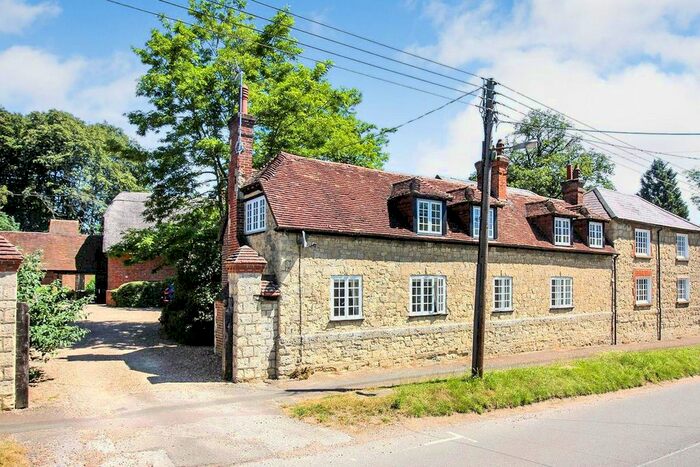 3 Bedroom Semi-Detached House To Rent In Oving Road, Whitchurch, Aylesbury, HP22