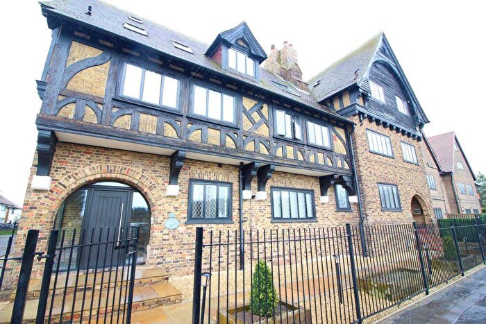 1 Bedroom Flat To Rent In Herkomer House, Melbourne Road, Bushey, WD23