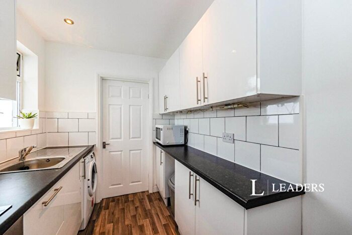 1 Bedroom Flat To Rent In Albert Road, Southsea, PO4