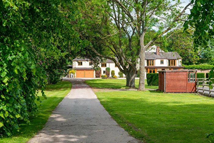 7 Bedroom Detached House For Sale In Bell Ground House And Cottage, Sheffield Road, Hoyland, S74