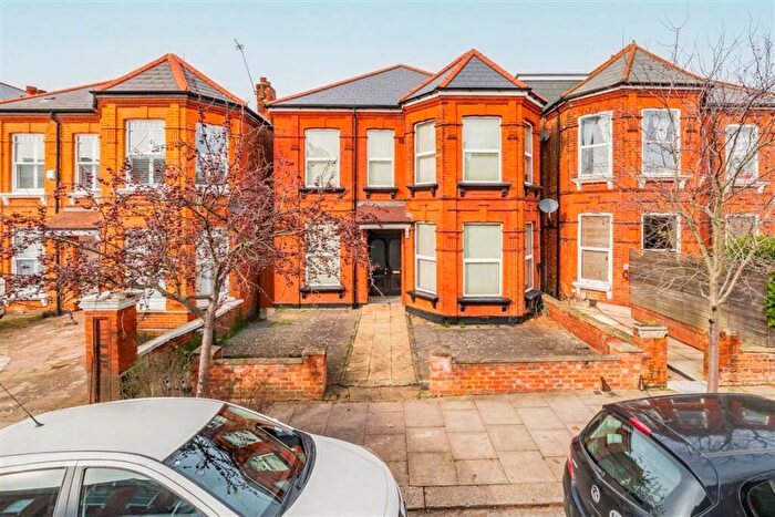 1 Bedroom Flat To Rent In Manstone Road, Cricklewood, NW2