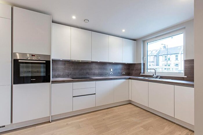 2 Bedroom Flat To Rent In Flat Sidcup House - Station Road, DA15