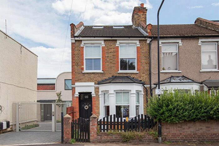 4 Bedroom End Of Terrace House For Sale In Wolsey Avenue, Walthamstow, E17