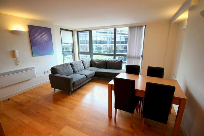 2 Bedroom Flat To Rent In The Nile, City Road East, Southern Gateway, M15