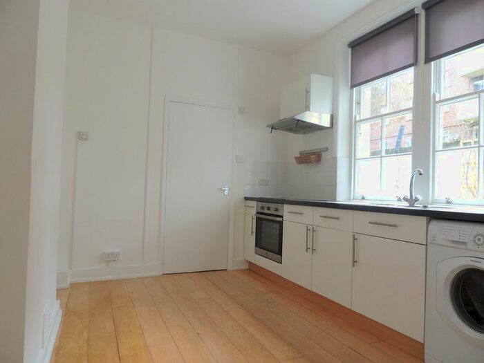 1 Bedroom Flat To Rent In Lomond Grove, London, SE5