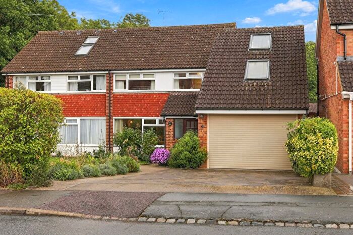 4 Bedroom Detached House For Sale In Oakwood Close, Stevenage, SG2