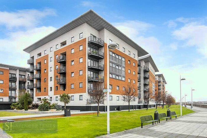 2 Bedroom Flat To Rent In Lowestoft Mews, Galleons Lock, E16