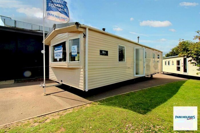 3 Bedroom Park Home For Sale In Broadland Sands Holiday Park, Corton, Lowestoft, NR32