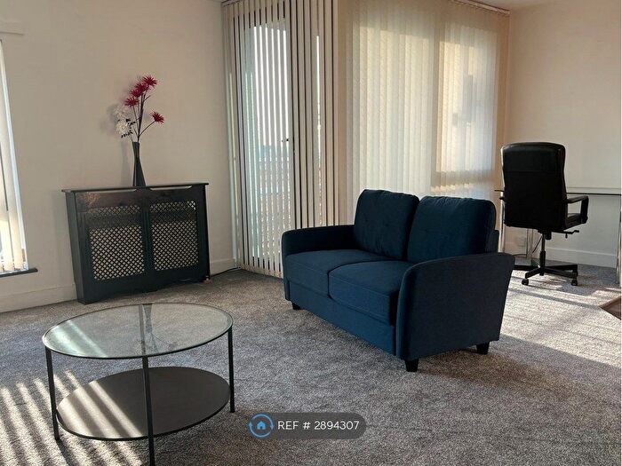2 Bedroom Flat To Rent In Art's Village, Liverpool, L1