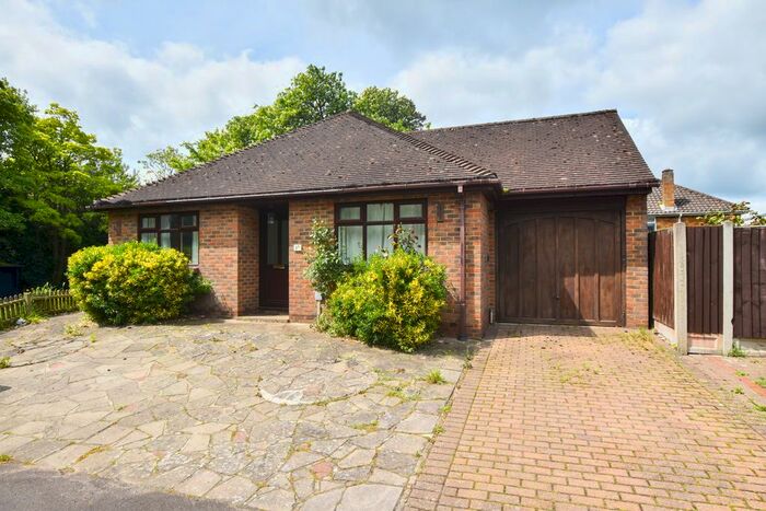 3 Bedroom Detached Bungalow To Rent In Burghstead Close, Billericay, CM12