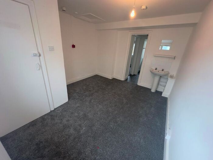 1 Bedroom Flat To Rent In Lauriston Road, London, E9