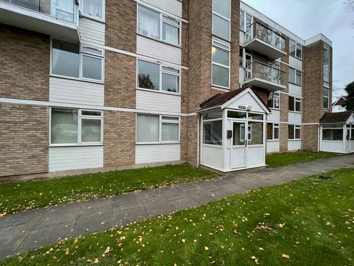 1 Bedroom Flat To Rent In Pickwick Court, West Park, SE9