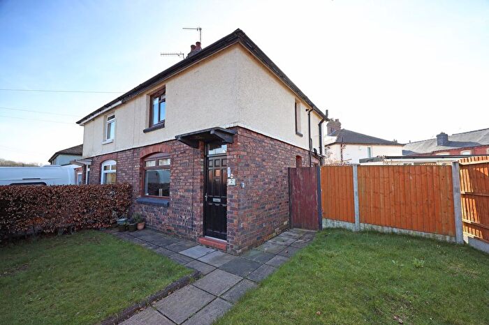2 Bedroom Semi-Detached House For Sale In Farmers Bank, Silverdale, ST5