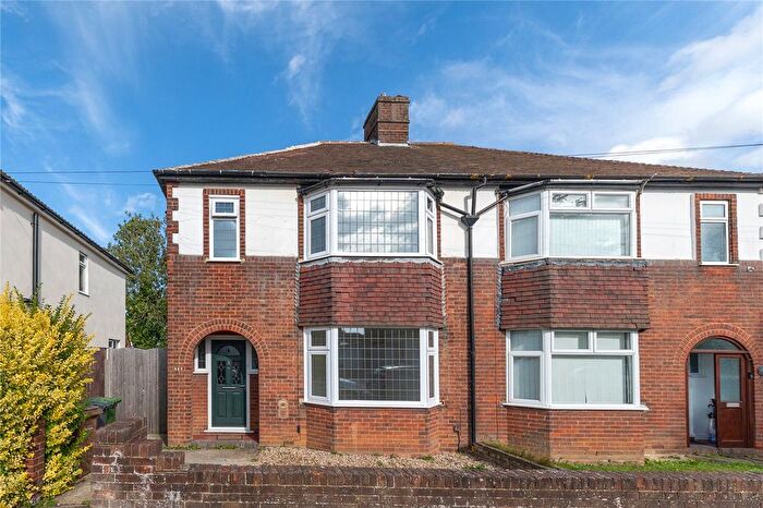 4 Bedroom Semi-Detached House For Sale In Hitchin Road, Luton, LU2