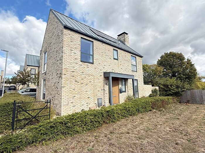 3 Bedroom Detached House For Sale In Ceres Place, Calne, SN11