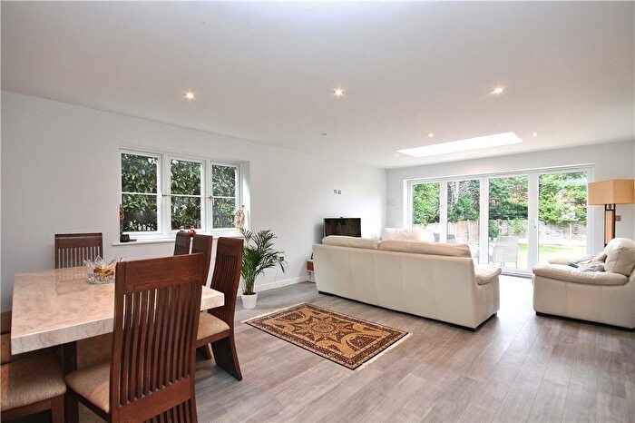 4 Bedroom Detached House To Rent In Wraysbury Road, Staines-Upon-Thames, Berkshire, TW18