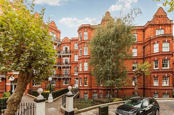 4 Bedroom Flat For Sale In Queen's Club Gardens, London, Greater London, W14