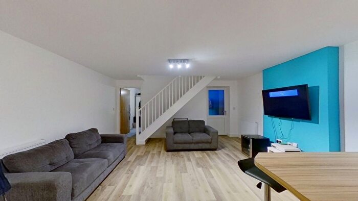 4 Bedroom Semi-Detached House To Rent In Kilbourn Street, Nottingham, NG3