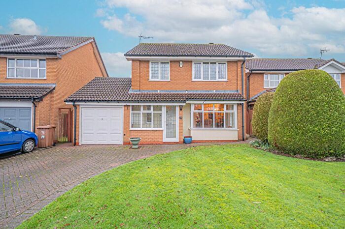 4 Bedroom Detached House For Sale In Sear Hills Close, Balsall Common, CV7