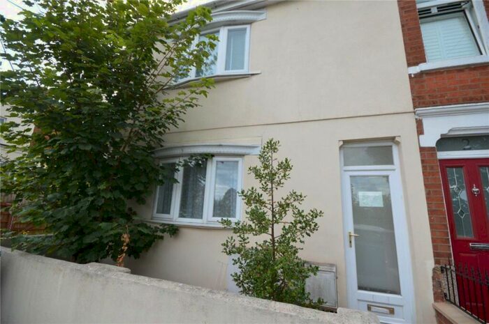 2 Bedroom Flat To Rent In Savernake Street, Old Town, SN1