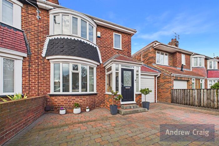 3 Bedroom Semi-Detached House For Sale In Dykelands Road, Seaburn, SR6