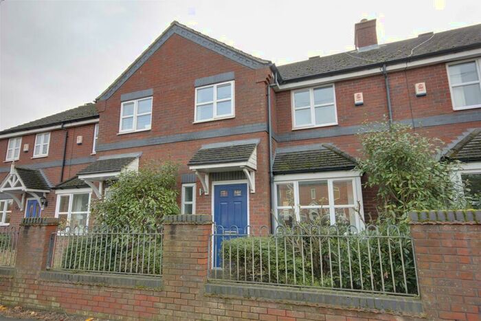 3 Bedroom Terraced House For Sale In Claytons Fold, Gilberdyke, HU15
