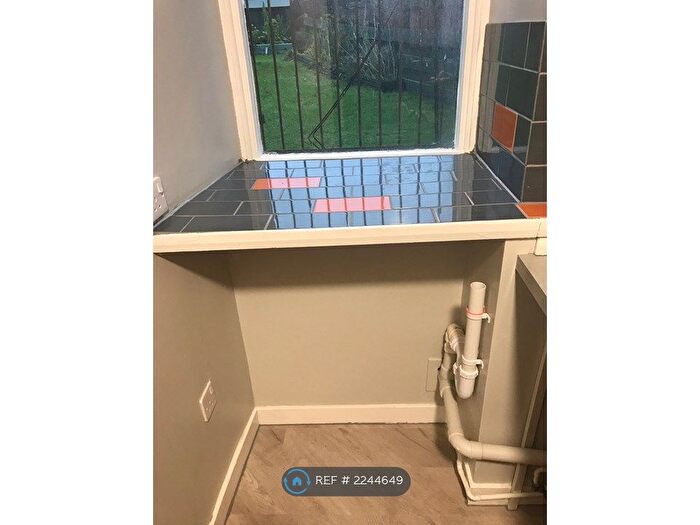 2 Bedroom Flat To Rent In Clepington Road, Dundee, DD3