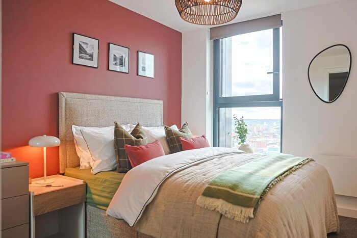 2 Bedroom Apartment To Rent In The Silver Yard, Birmingham Birmingham, B4